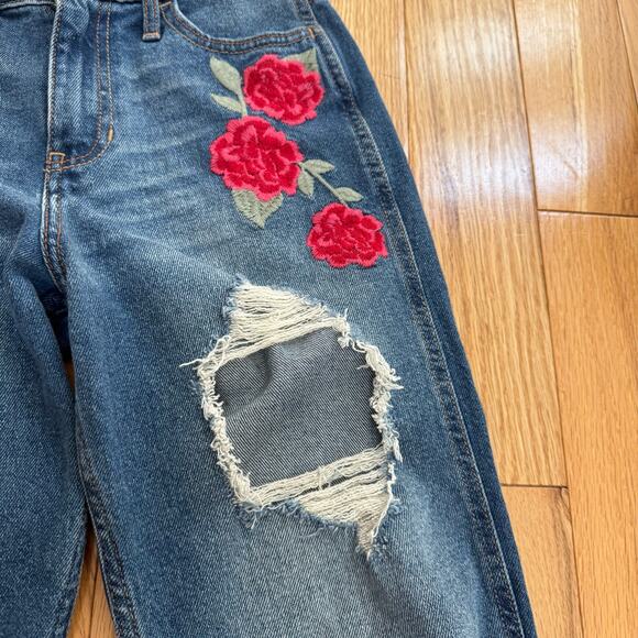 Size 23/27 Hollister Rose Appliqué Distressed Straight Leg Jeans Size 23 - Picture 4 of 10